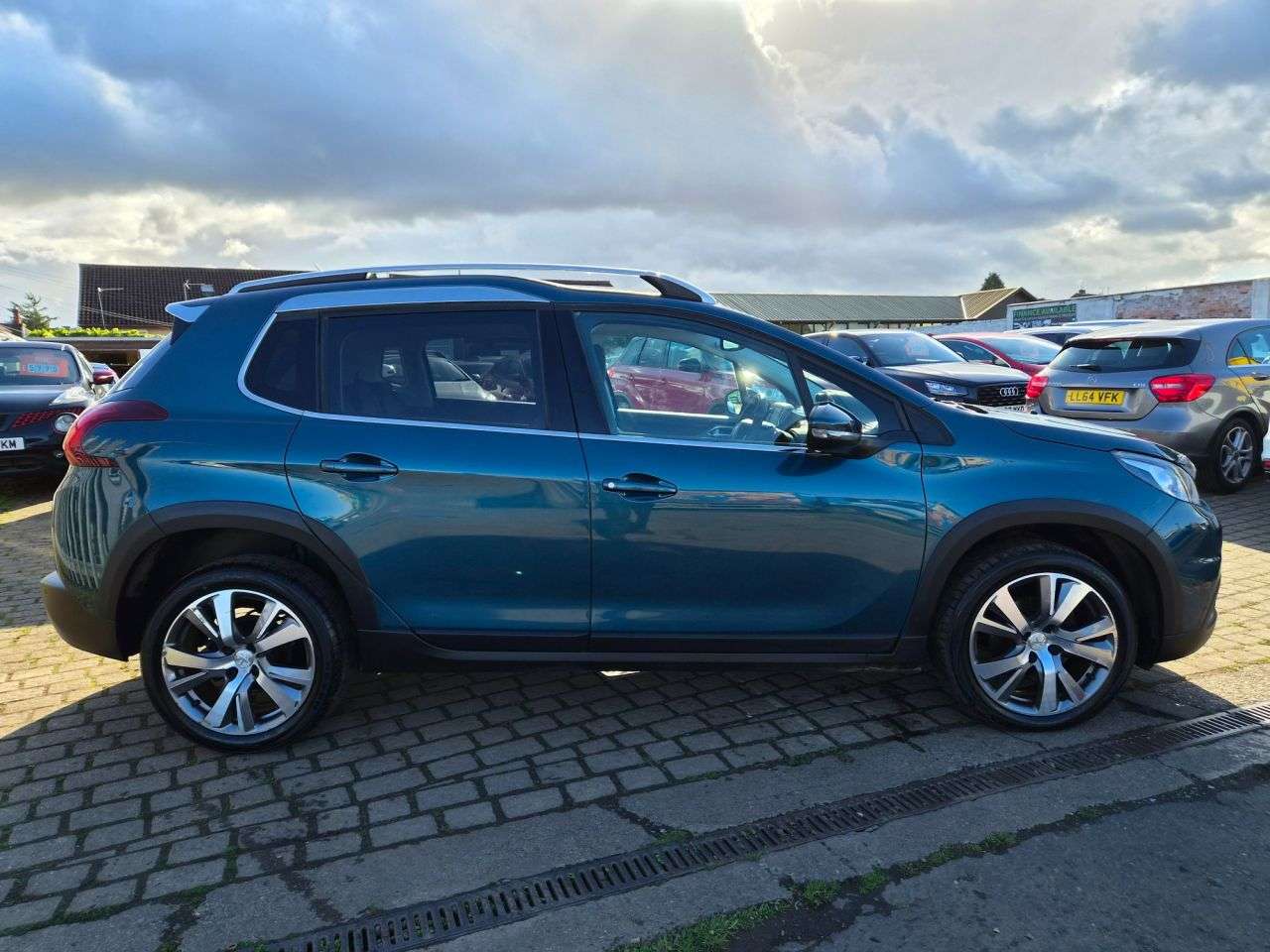 2018 PEUGEOT 2008 2018 PEUGEOT 2008