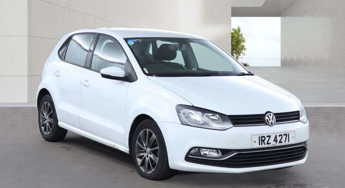 A 2014 VOLKSWAGEN POLO 1.2 TSI BlueMotion Tech SE Hatchback 5dr Petrol DSG Euro 6 (s/s) (90 ps) A 2014 VOLKSWAGEN POLO 1.2 TSI BlueMotion Tech SE Hatchback 5dr Petrol DSG Euro 6 (s/s) (90 ps)
