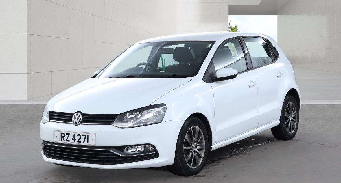 A 2014 VOLKSWAGEN POLO 1.2 TSI BlueMotion Tech SE Hatchback 5dr Petrol DSG Euro 6 (s/s) (90 ps) A 2014 VOLKSWAGEN POLO 1.2 TSI BlueMotion Tech SE Hatchback 5dr Petrol DSG Euro 6 (s/s) (90 ps)
