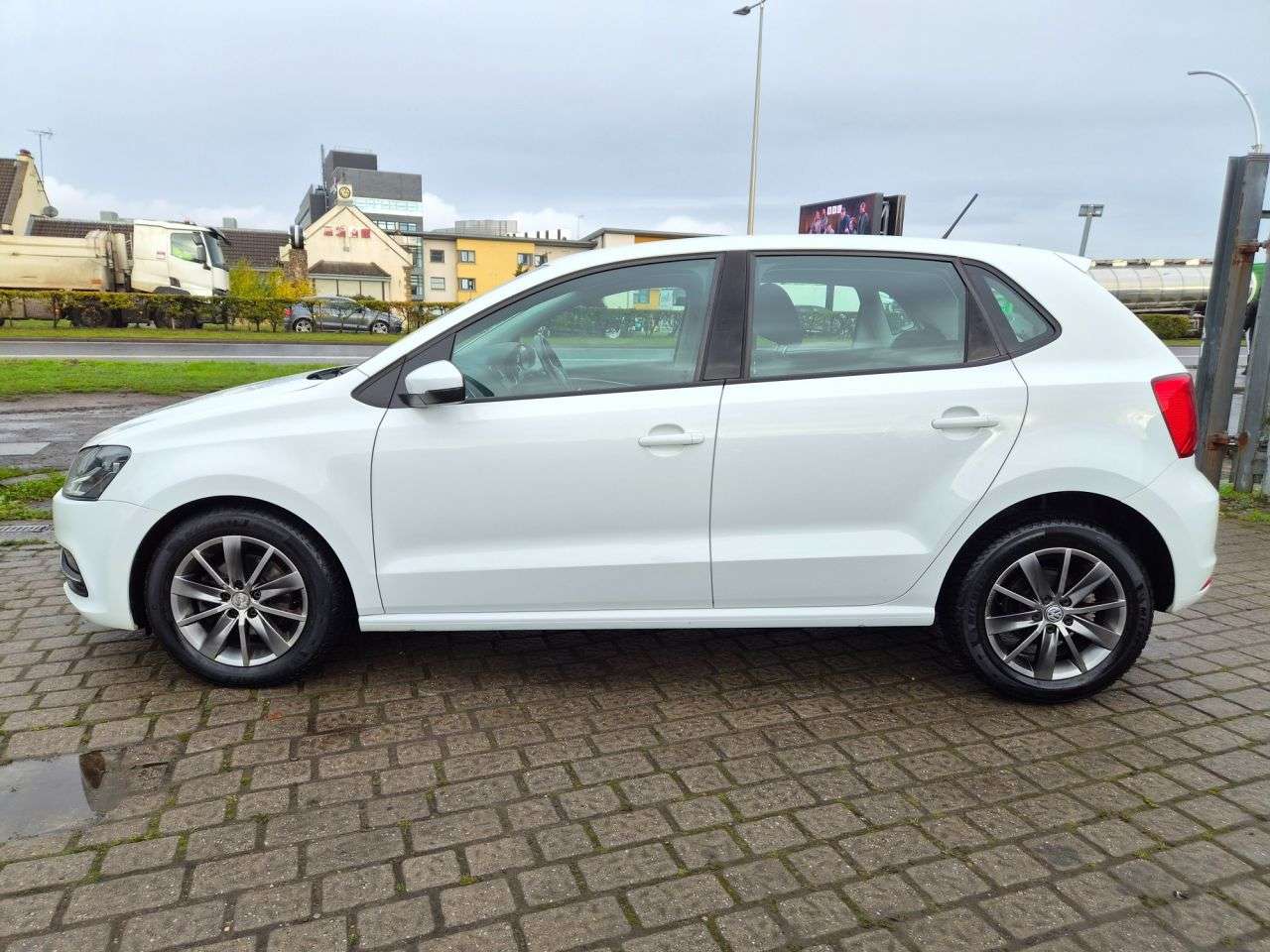 2014 VOLKSWAGEN POLO 2014 VOLKSWAGEN POLO