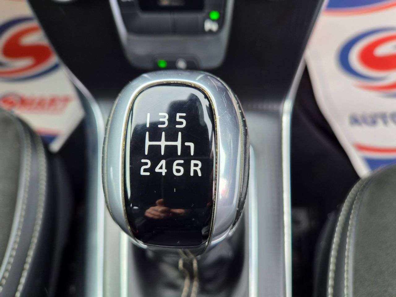 2017 VOLVO V40 2017 VOLVO V40