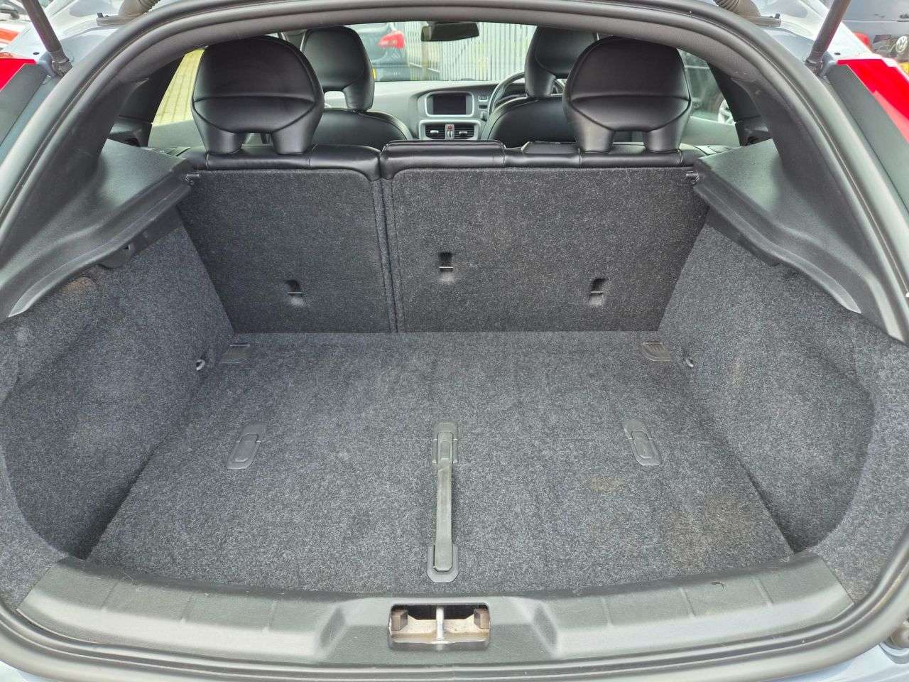 2017 VOLVO V40 2017 VOLVO V40