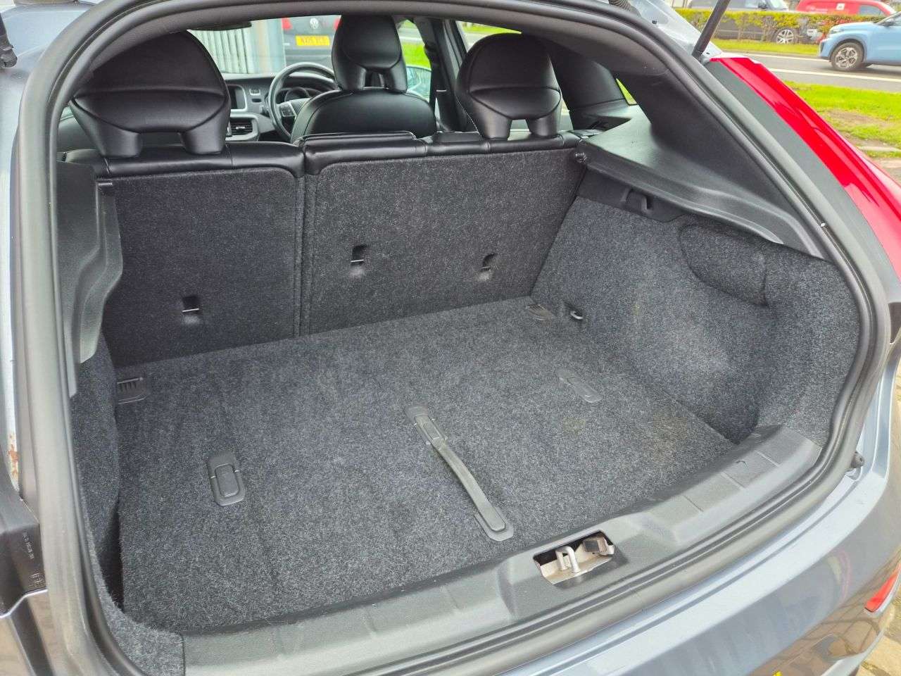 2017 VOLVO V40 2017 VOLVO V40
