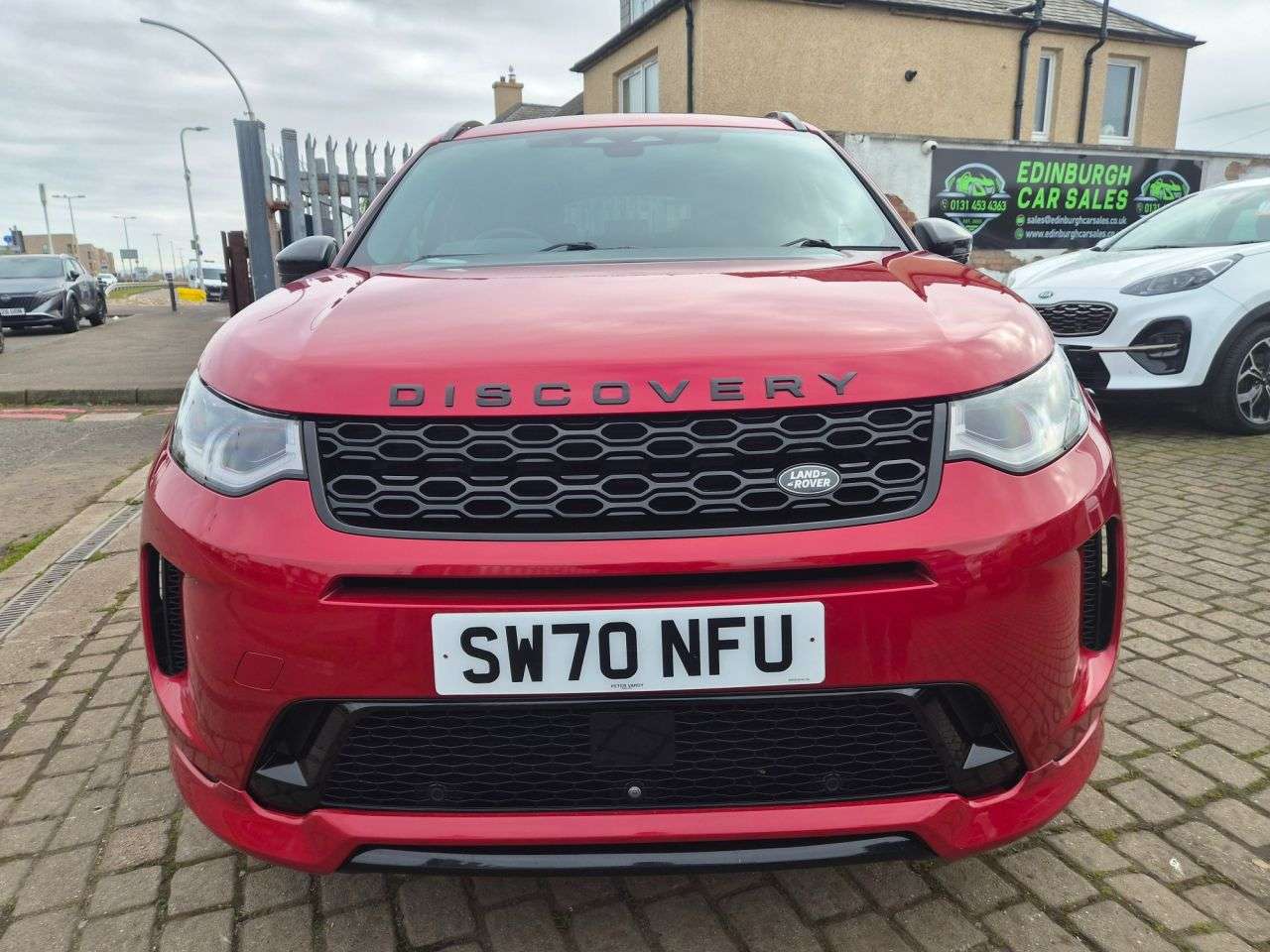 A 2021 LAND ROVER DISCOVERY SPORT 2.0 D200 MHEV R-Dynamic SE SUV 5dr Diesel Auto 4WD Euro 6 (s/s) (204 ps) A 2021 LAND ROVER DISCOVERY SPORT 2.0 D200 MHEV R-Dynamic SE SUV 5dr Diesel Auto 4WD Euro 6 (s/s) (204 ps)
