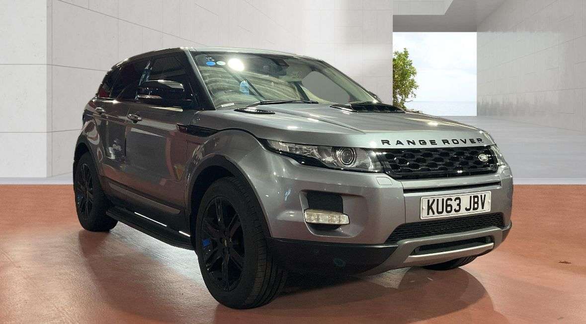 A 2013 LAND ROVER RANGE ROVER EVOQUE 2.2 SD4 Pure SUV 5dr Diesel Auto 4WD Euro 5 (190 ps) A 2013 LAND ROVER RANGE ROVER EVOQUE 2.2 SD4 Pure SUV 5dr Diesel Auto 4WD Euro 5 (190 ps)