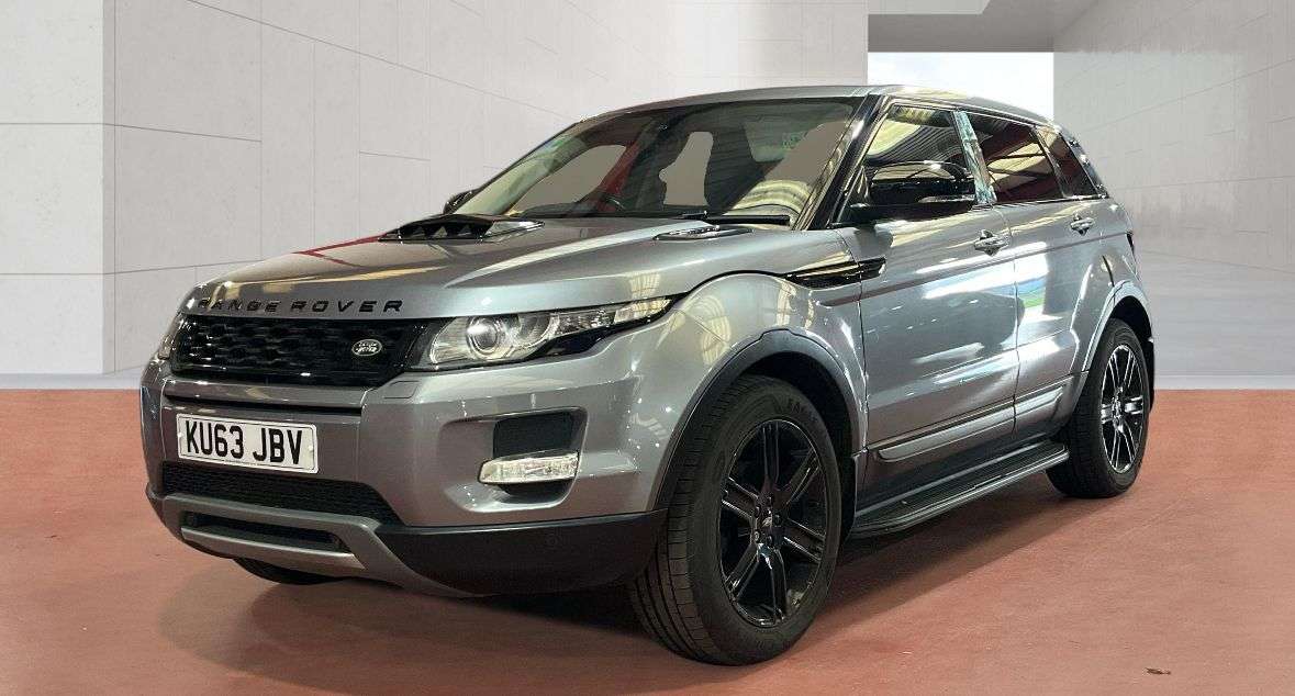 A 2013 LAND ROVER RANGE ROVER EVOQUE 2.2 SD4 Pure SUV 5dr Diesel Auto 4WD Euro 5 (190 ps) A 2013 LAND ROVER RANGE ROVER EVOQUE 2.2 SD4 Pure SUV 5dr Diesel Auto 4WD Euro 5 (190 ps)