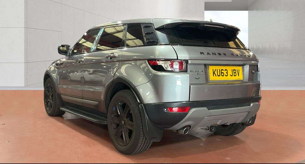 A 2013 LAND ROVER RANGE ROVER EVOQUE 2.2 SD4 Pure SUV 5dr Diesel Auto 4WD Euro 5 (190 ps) A 2013 LAND ROVER RANGE ROVER EVOQUE 2.2 SD4 Pure SUV 5dr Diesel Auto 4WD Euro 5 (190 ps)