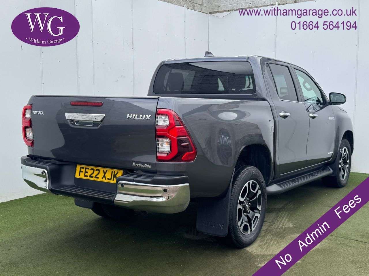 A 2022 TOYOTA HI-LUX 2.8 D-4D Invincible Pickup Double Cab 4dr Diesel Manual 4WD Euro 6 (s/s) (2 A 2022 TOYOTA HI-LUX 2.8 D-4D Invincible Pickup Double Cab 4dr Diesel Manual 4WD Euro 6 (s/s) (2