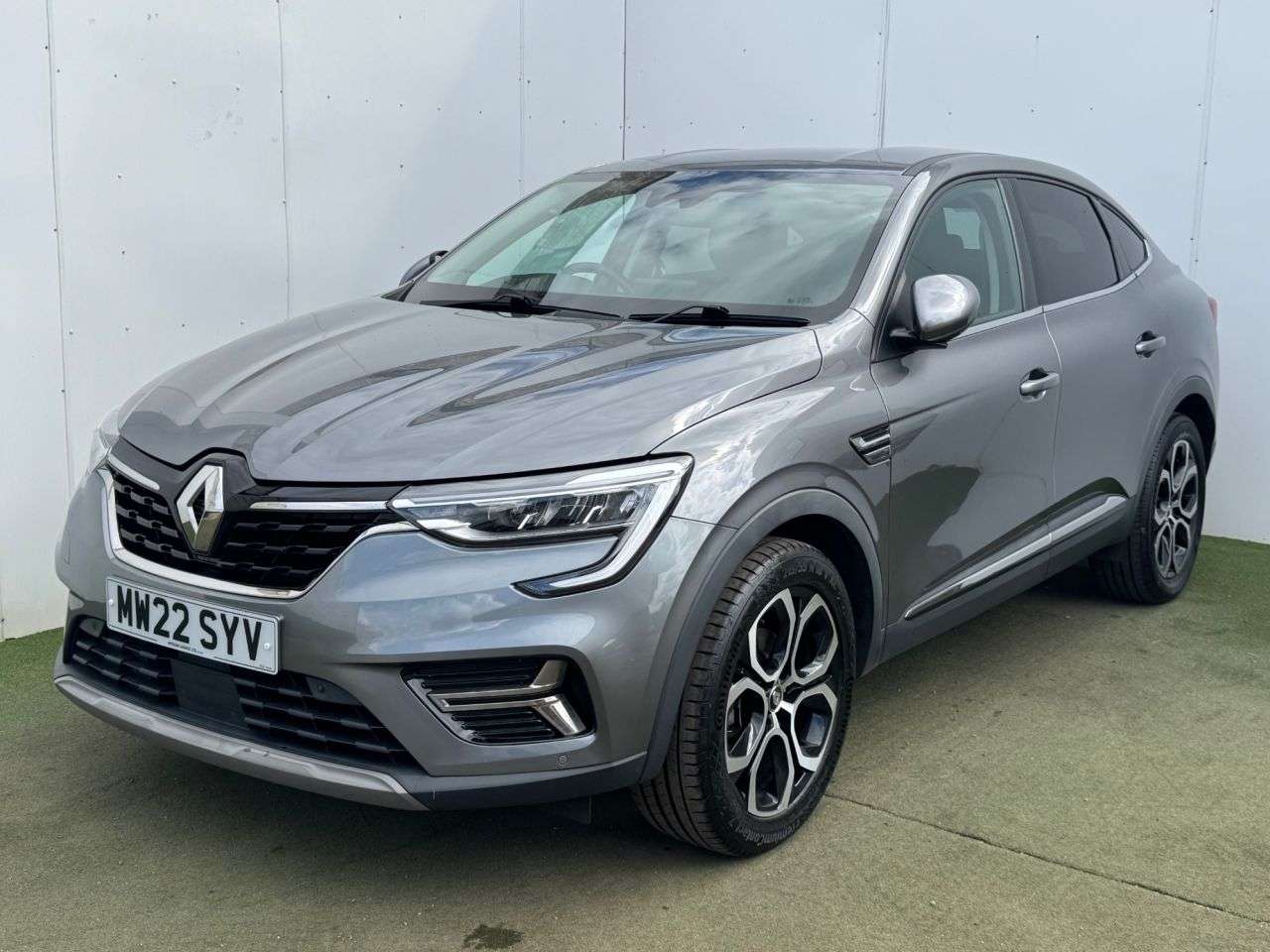 A 2022 RENAULT ARKANA 1.6 E-TECH S Edition SUV 5dr Petrol Hybrid Auto 2WD Euro 6 (s/s) (145 bhp) A 2022 RENAULT ARKANA 1.6 E-TECH S Edition SUV 5dr Petrol Hybrid Auto 2WD Euro 6 (s/s) (145 bhp)