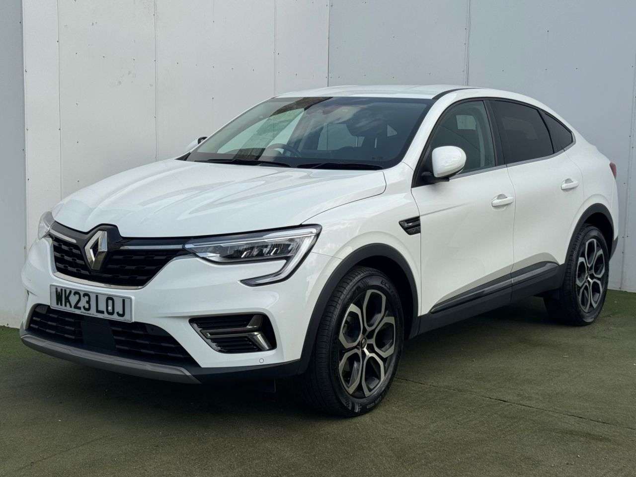 A 2023 RENAULT ARKANA 1.3 MHEV techno SUV 5dr Petrol EDC 2WD Euro 6 (s/s) (140 ps) A 2023 RENAULT ARKANA 1.3 MHEV techno SUV 5dr Petrol EDC 2WD Euro 6 (s/s) (140 ps)