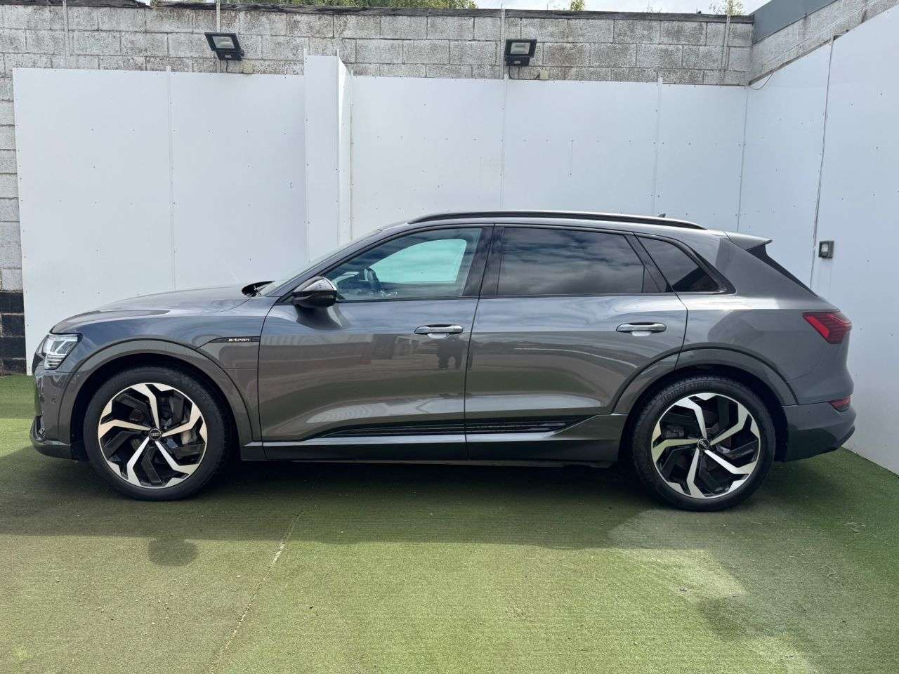 2022 AUDI E-TRON 2022 AUDI E-TRON