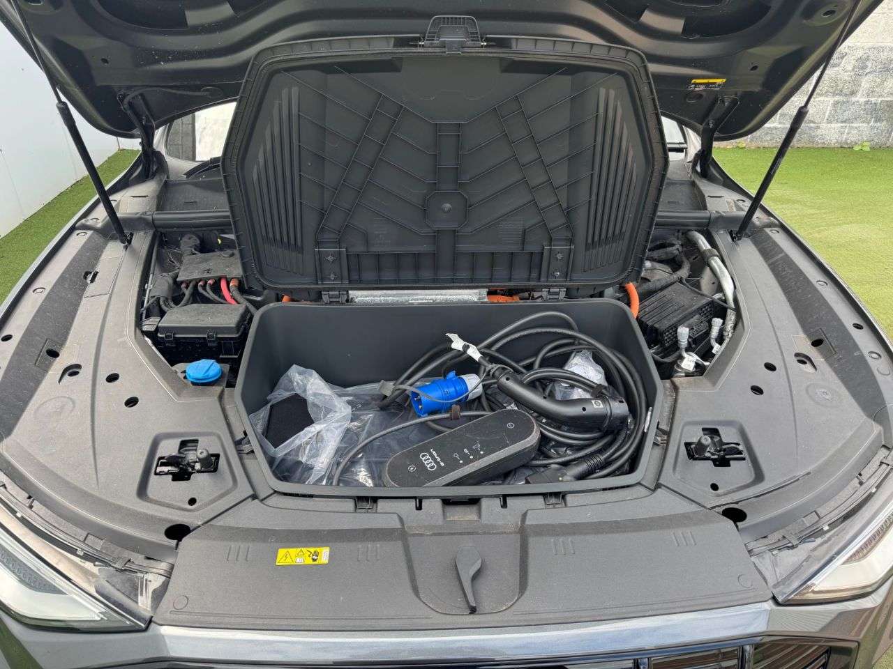 2022 AUDI E-TRON 2022 AUDI E-TRON