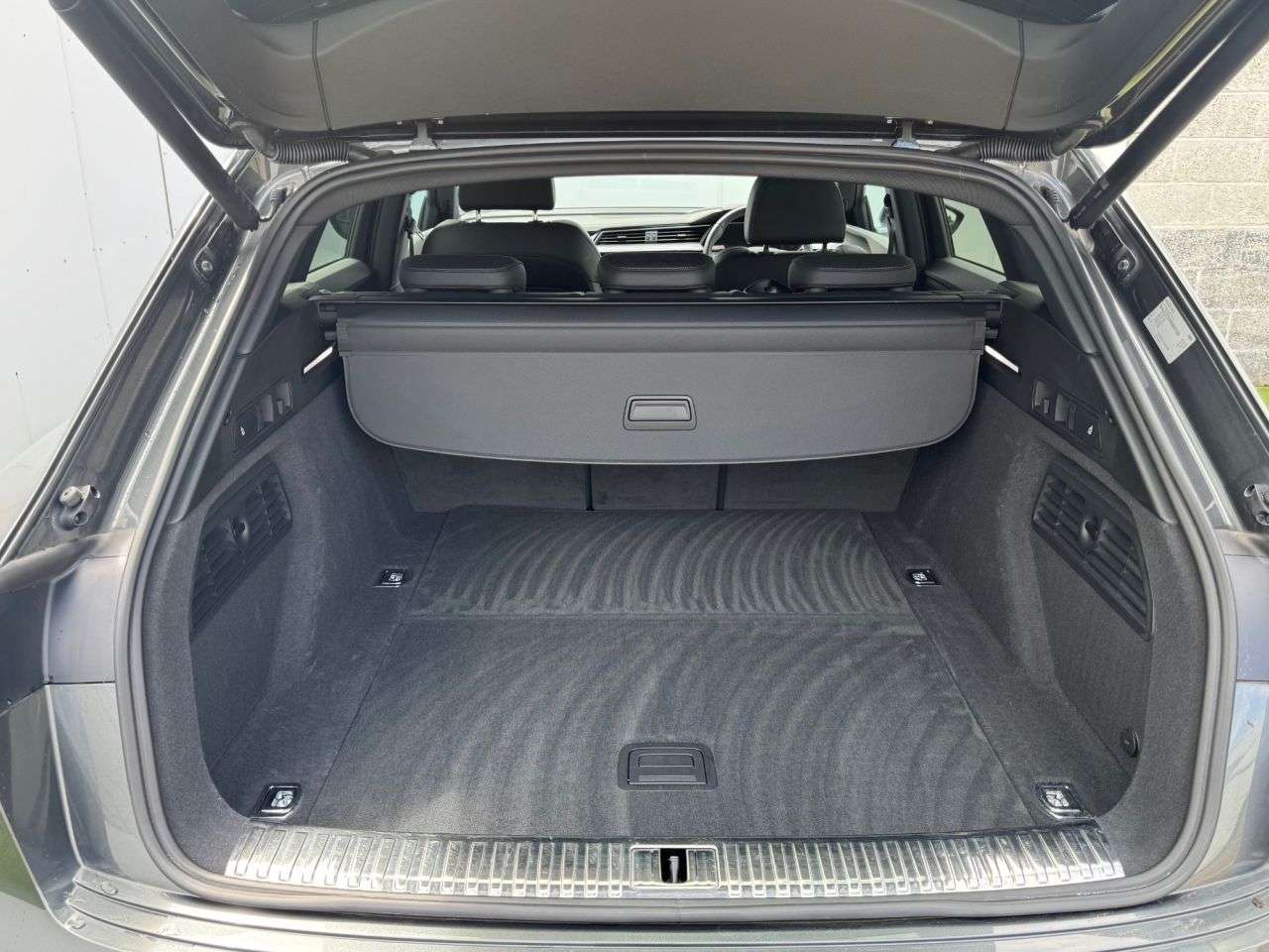 2022 AUDI E-TRON 2022 AUDI E-TRON