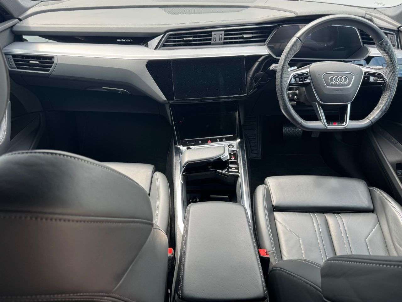 2022 AUDI E-TRON 2022 AUDI E-TRON