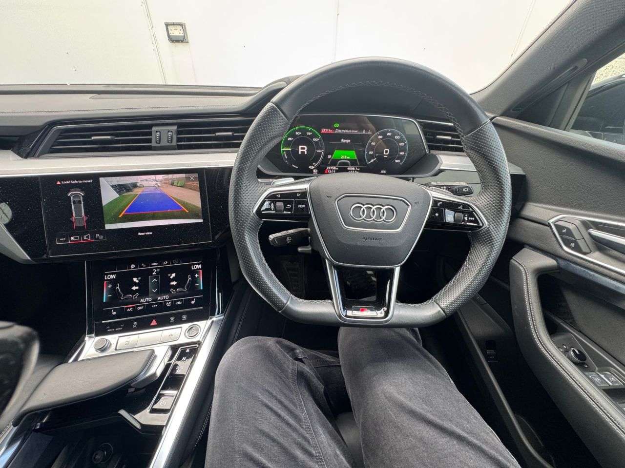 2022 AUDI E-TRON 2022 AUDI E-TRON