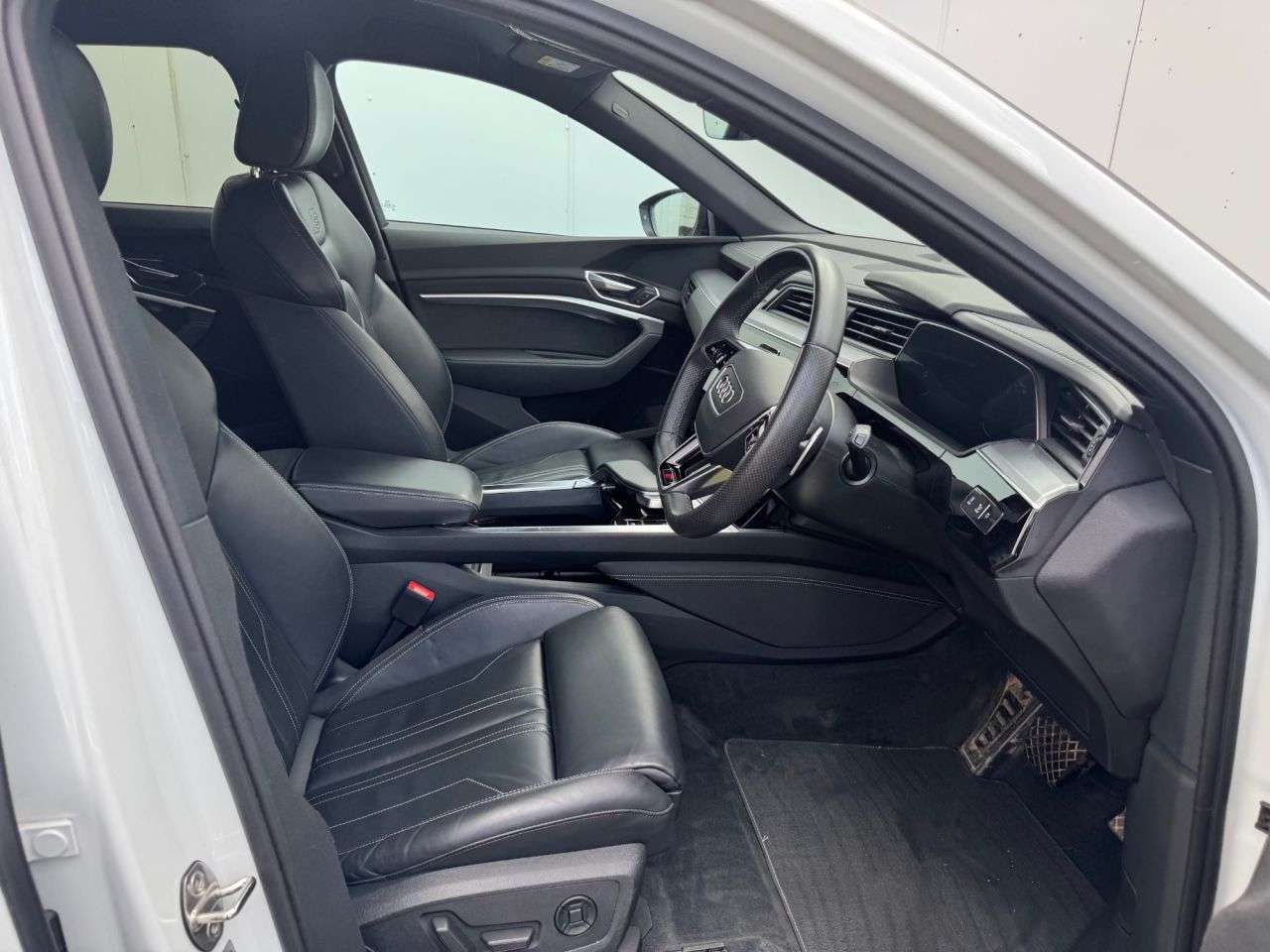 2022 AUDI E-TRON 2022 AUDI E-TRON