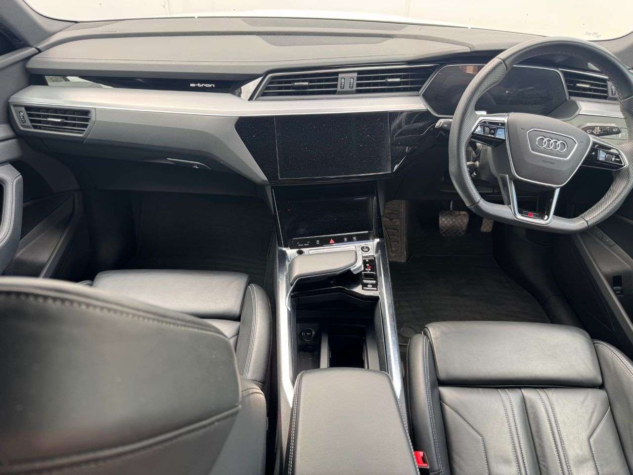 2022 AUDI E-TRON 2022 AUDI E-TRON