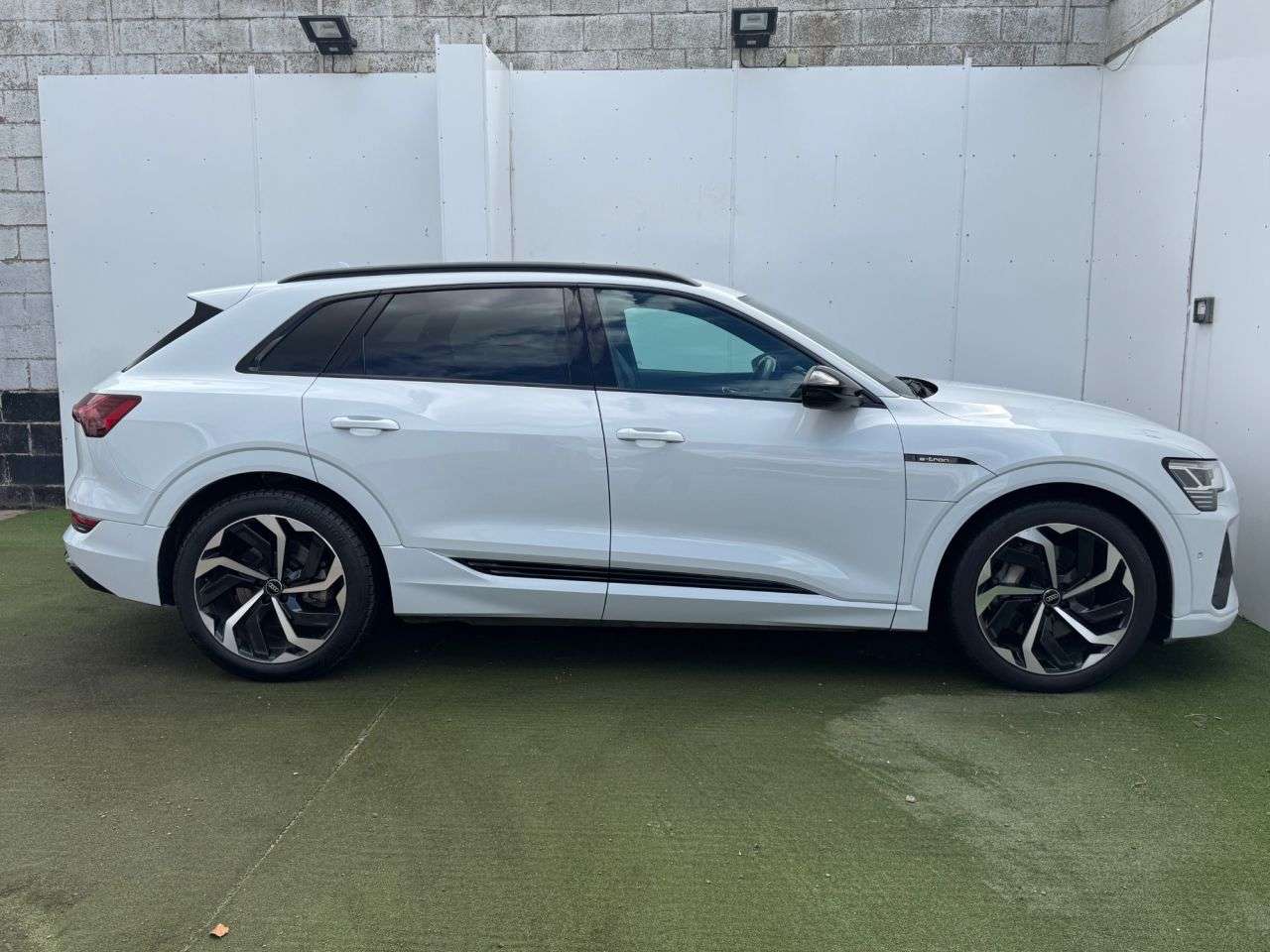 2022 AUDI E-TRON 2022 AUDI E-TRON