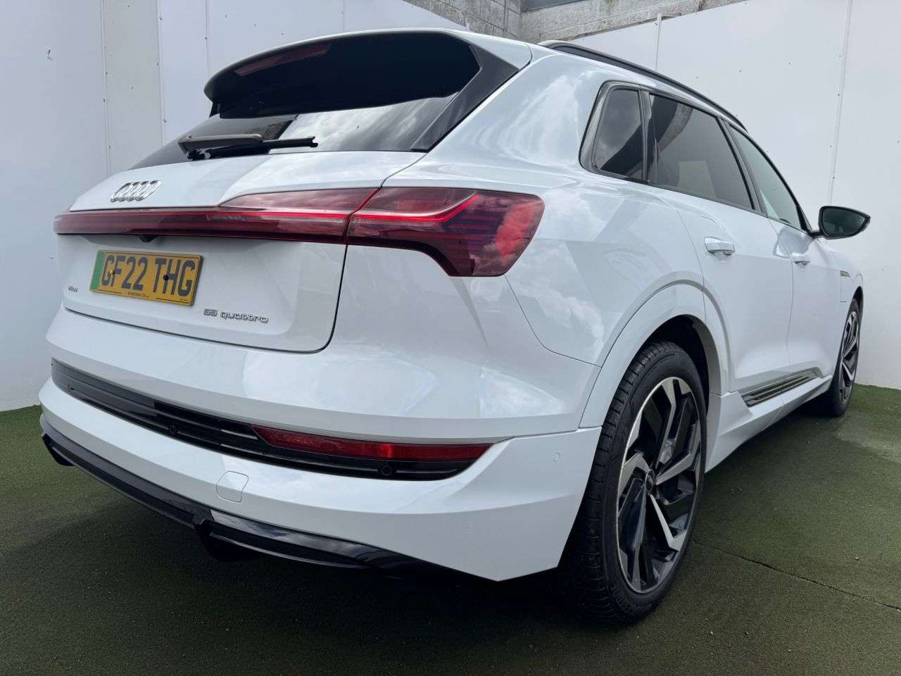 2022 AUDI E-TRON 2022 AUDI E-TRON