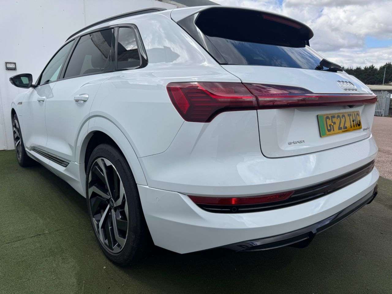 2022 AUDI E-TRON 2022 AUDI E-TRON