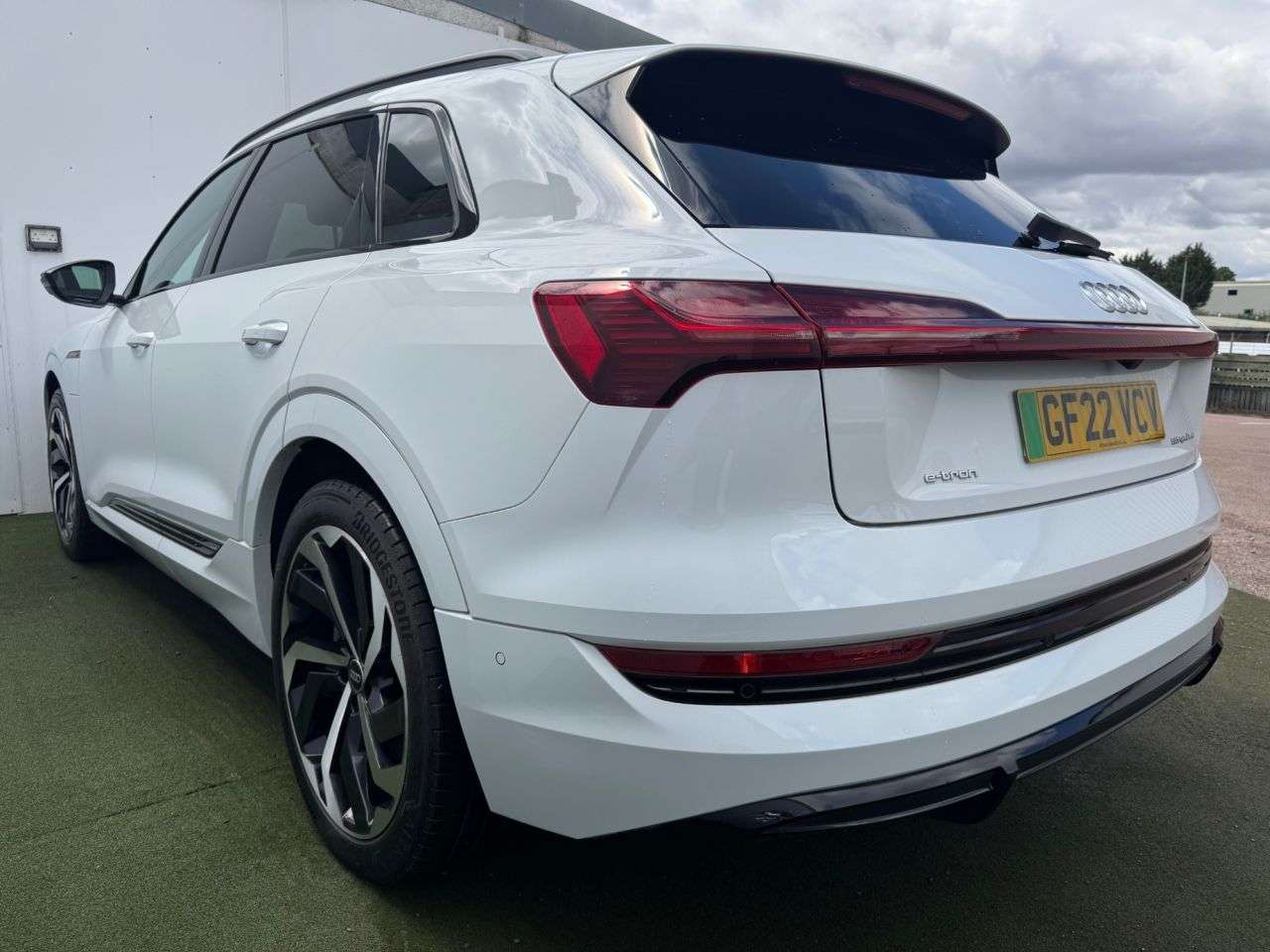 2022 AUDI E-TRON 2022 AUDI E-TRON