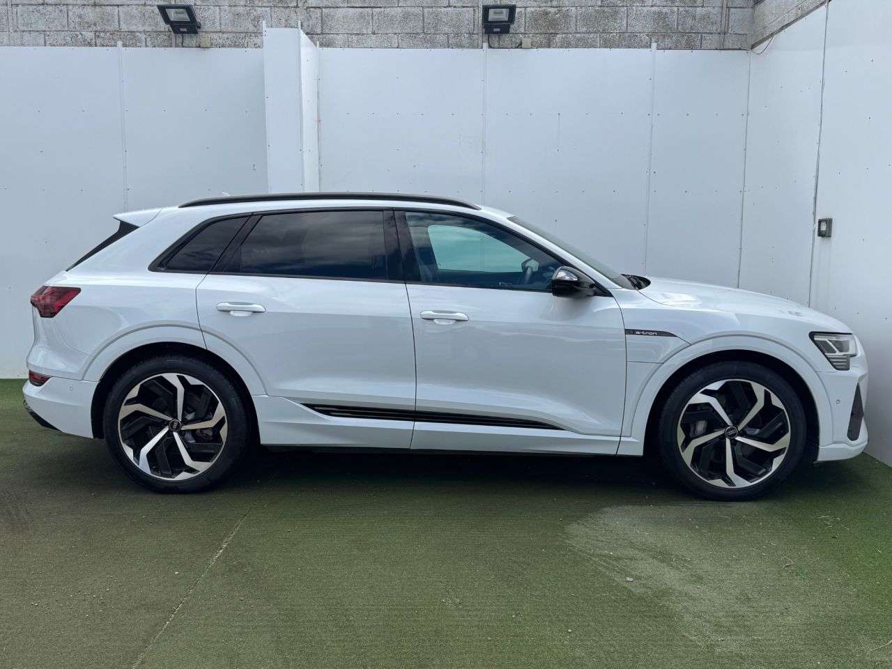 2022 AUDI E-TRON 2022 AUDI E-TRON
