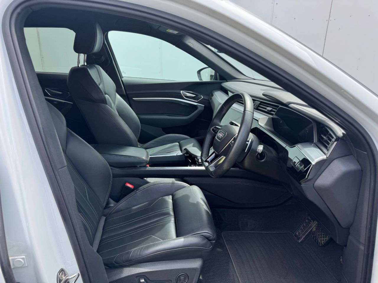 2022 AUDI E-TRON 2022 AUDI E-TRON