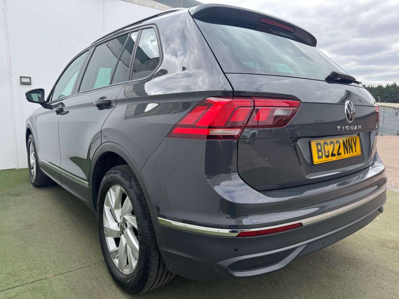 2022 VOLKSWAGEN TIGUAN 2022 VOLKSWAGEN TIGUAN