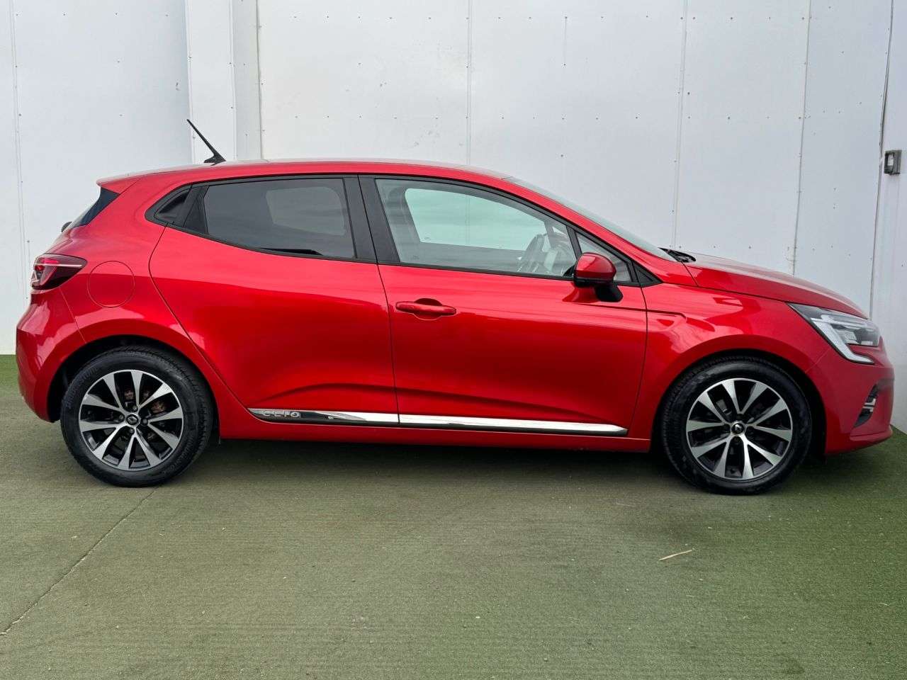 0 RENAULT CLIO 0 RENAULT CLIO