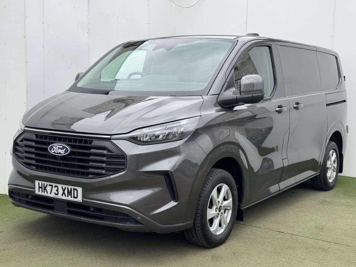 Check out this Ford Transit Custom 2024 Diesel Manual