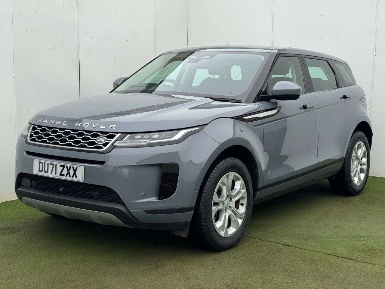 A 2021 LAND ROVER RANGE ROVER EVOQUE 1.5 P300e 12.2kWh S SUV 5dr Petrol Plug-in Hybrid Auto 4WD Euro 6 (s/s) (30 A 2021 LAND ROVER RANGE ROVER EVOQUE 1.5 P300e 12.2kWh S SUV 5dr Petrol Plug-in Hybrid Auto 4WD Euro 6 (s/s) (30
