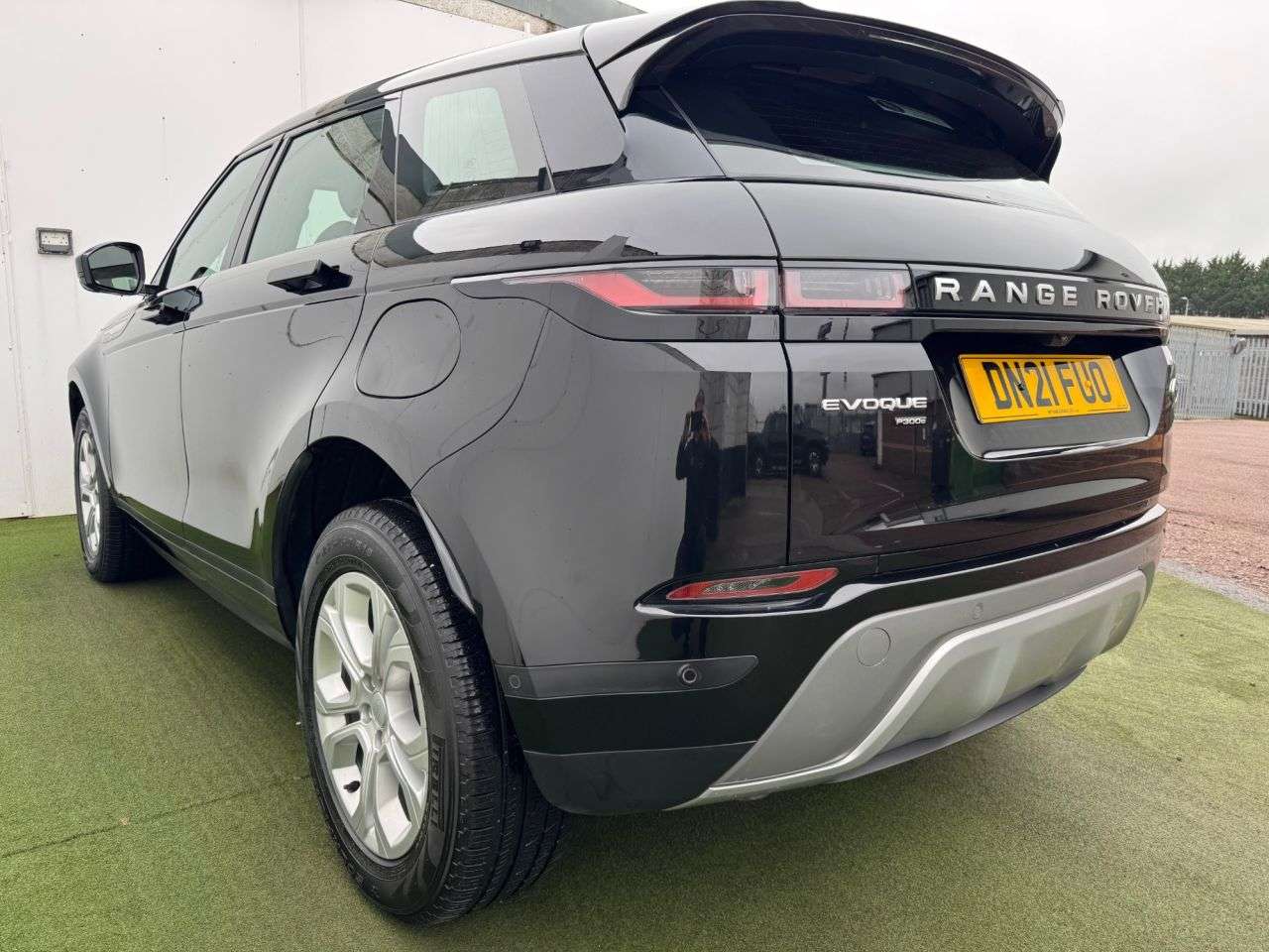 2021 LAND ROVER RANGE ROVER EVOQUE 2021 LAND ROVER RANGE ROVER EVOQUE