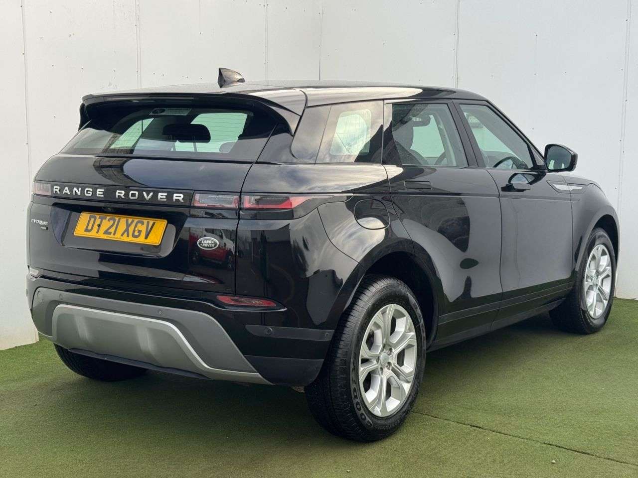 A 0 LAND ROVER RANGE ROVER EVOQUE 1.5 P300e 12.2kWh S SUV 5dr Petrol Plug-in Hybrid Auto 4WD Euro 6 (s/s) (30 A 0 LAND ROVER RANGE ROVER EVOQUE 1.5 P300e 12.2kWh S SUV 5dr Petrol Plug-in Hybrid Auto 4WD Euro 6 (s/s) (30