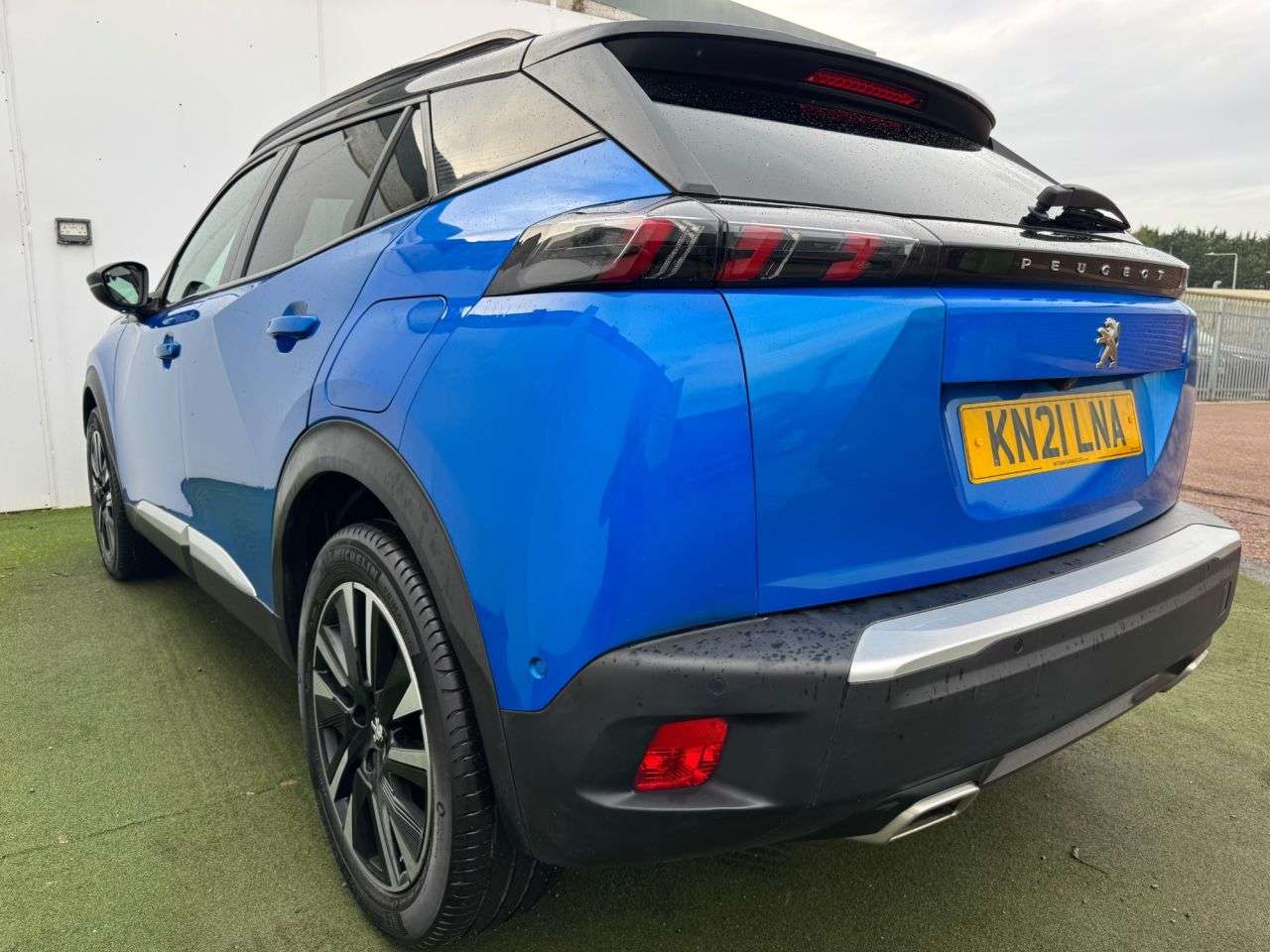 2021 PEUGEOT 2008 2021 PEUGEOT 2008