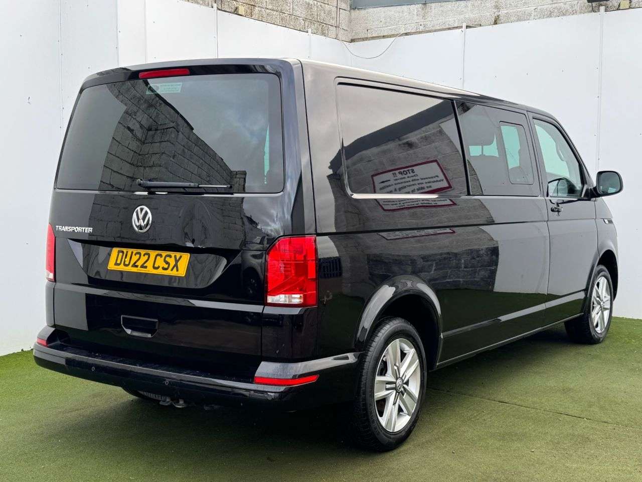 A 2022 VOLKSWAGEN TRANSPORTER 2.0 TDI T32 Highline Kombi Double Cab 5dr Diesel Manual FWD LWB High Roof E A 2022 VOLKSWAGEN TRANSPORTER 2.0 TDI T32 Highline Kombi Double Cab 5dr Diesel Manual FWD LWB High Roof E