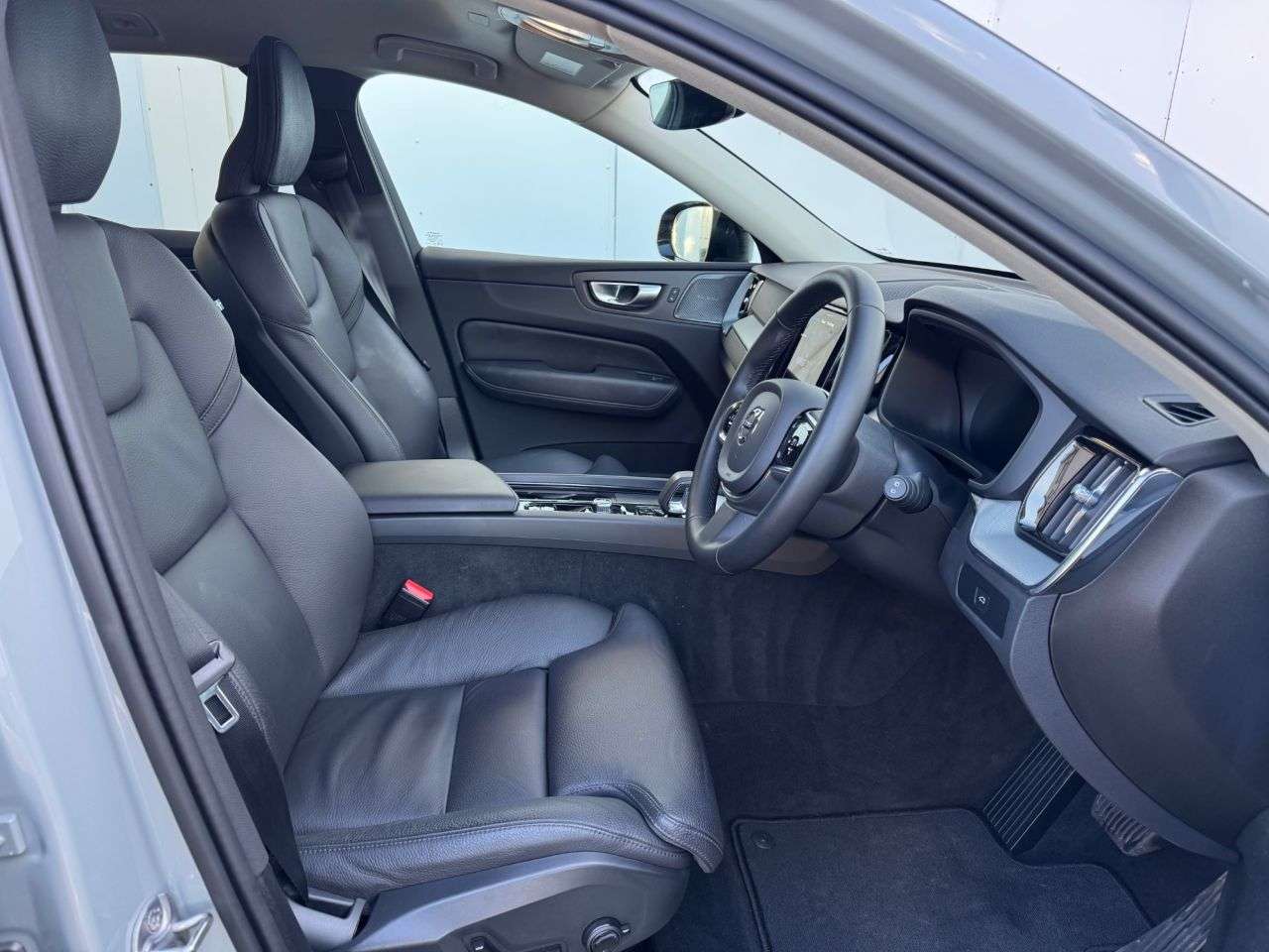 2023 VOLVO XC60 2023 VOLVO XC60