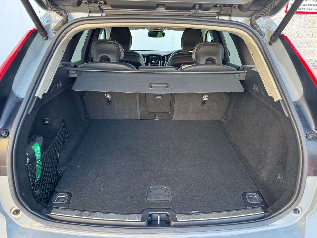 2023 VOLVO XC60 2023 VOLVO XC60