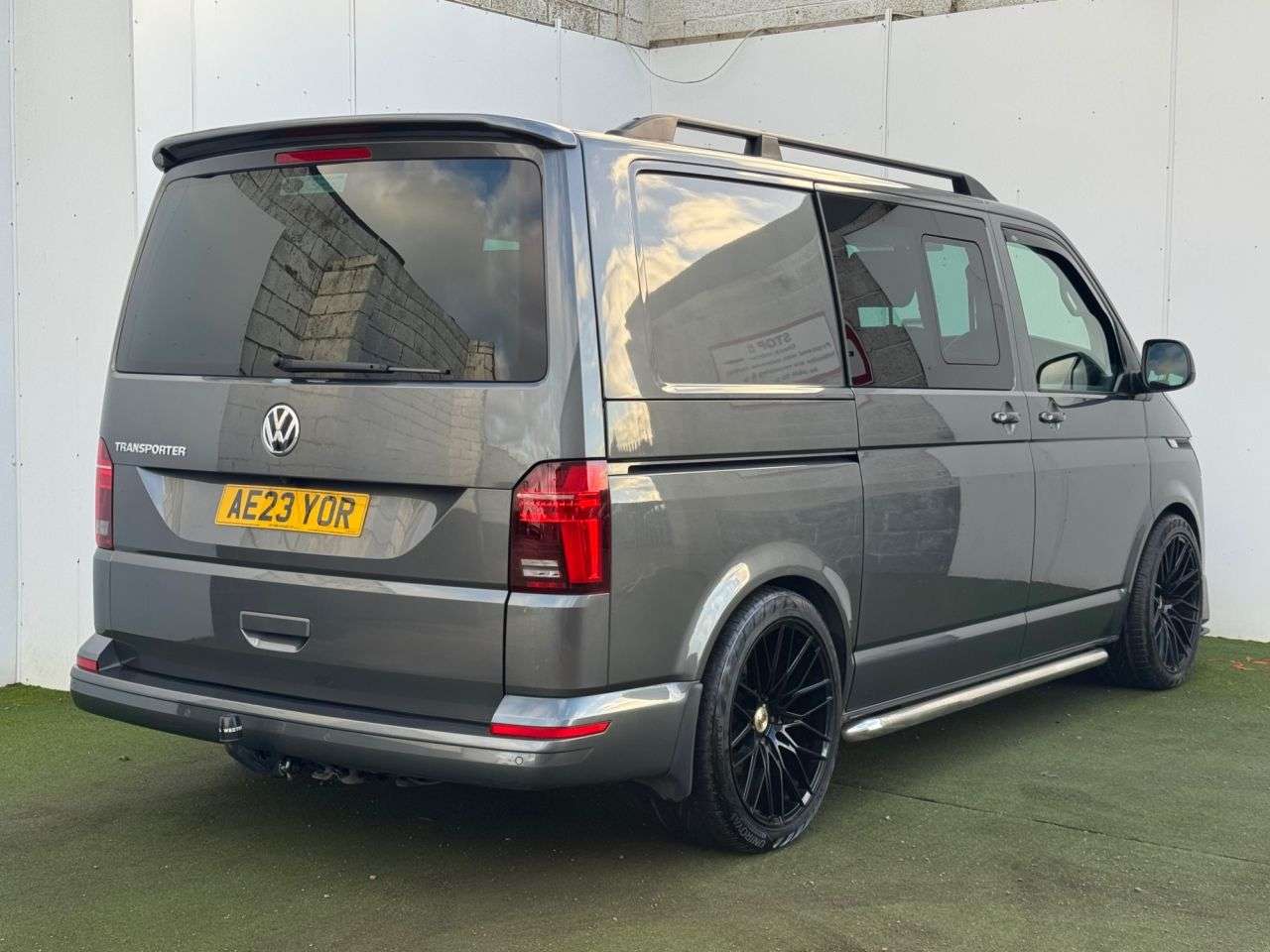 A 2023 VOLKSWAGEN TRANSPORTER 2.0 TDI T32 Highline Kombi Double Cab 5dr Diesel DSG FWD SWB Euro 6 (s/s) ( A 2023 VOLKSWAGEN TRANSPORTER 2.0 TDI T32 Highline Kombi Double Cab 5dr Diesel DSG FWD SWB Euro 6 (s/s) (