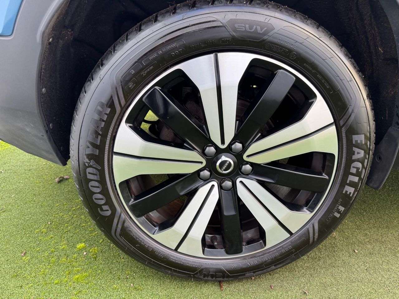 2022 VOLVO XC40 2022 VOLVO XC40