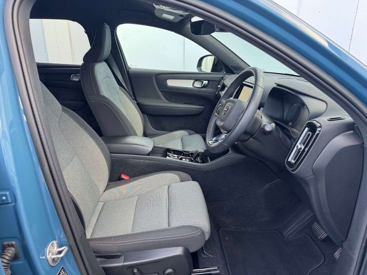 2022 VOLVO XC40 2022 VOLVO XC40