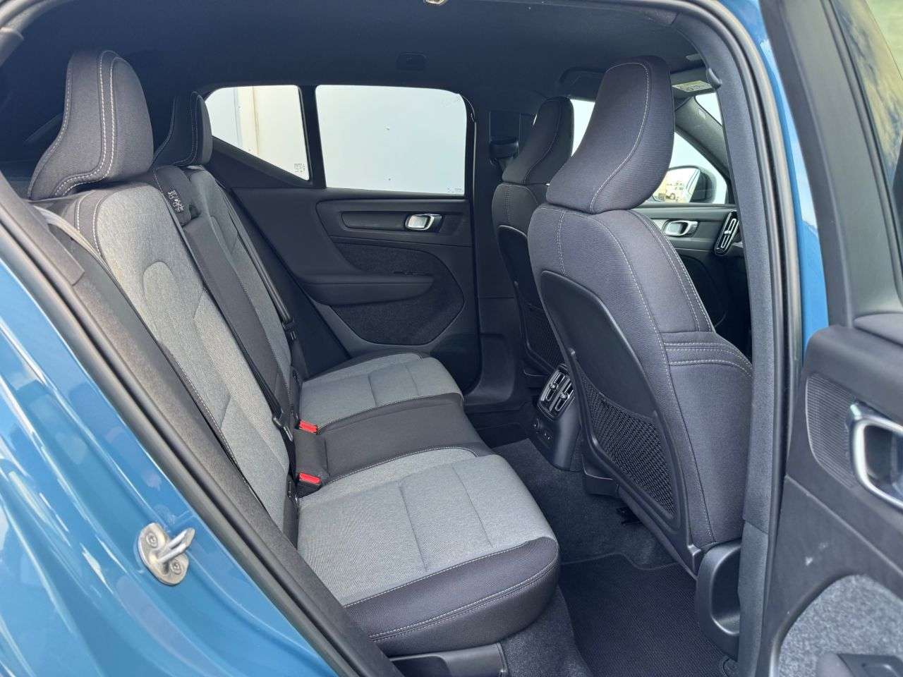 2022 VOLVO XC40 2022 VOLVO XC40