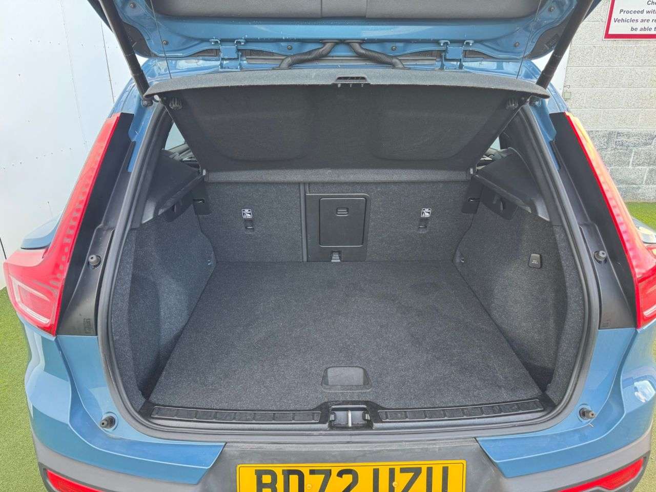 2022 VOLVO XC40 2022 VOLVO XC40