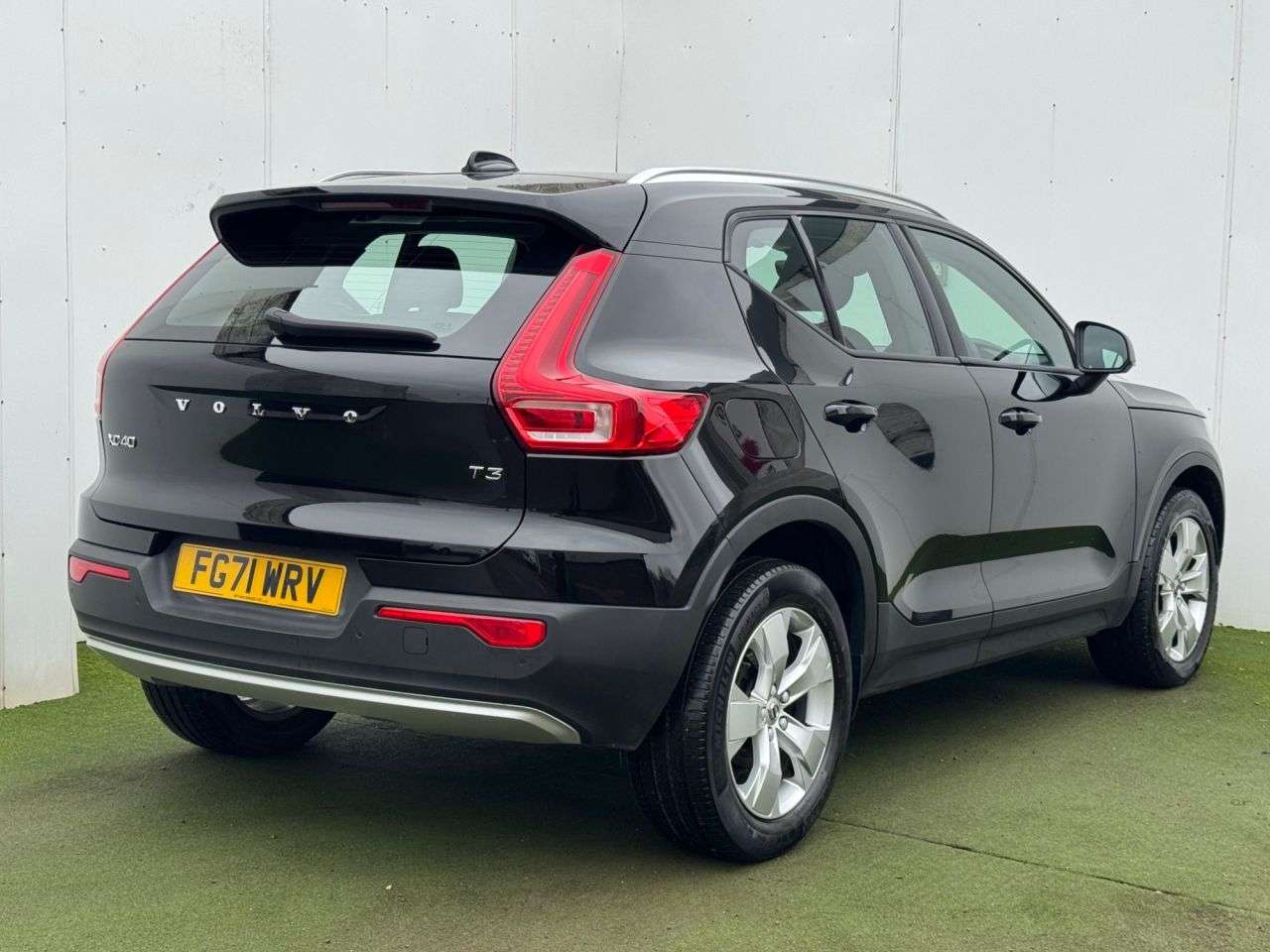A 2021 VOLVO XC40 1.5 T3 Momentum SUV 5dr Petrol Manual Euro 6 (s/s) (163 ps) A 2021 VOLVO XC40 1.5 T3 Momentum SUV 5dr Petrol Manual Euro 6 (s/s) (163 ps)