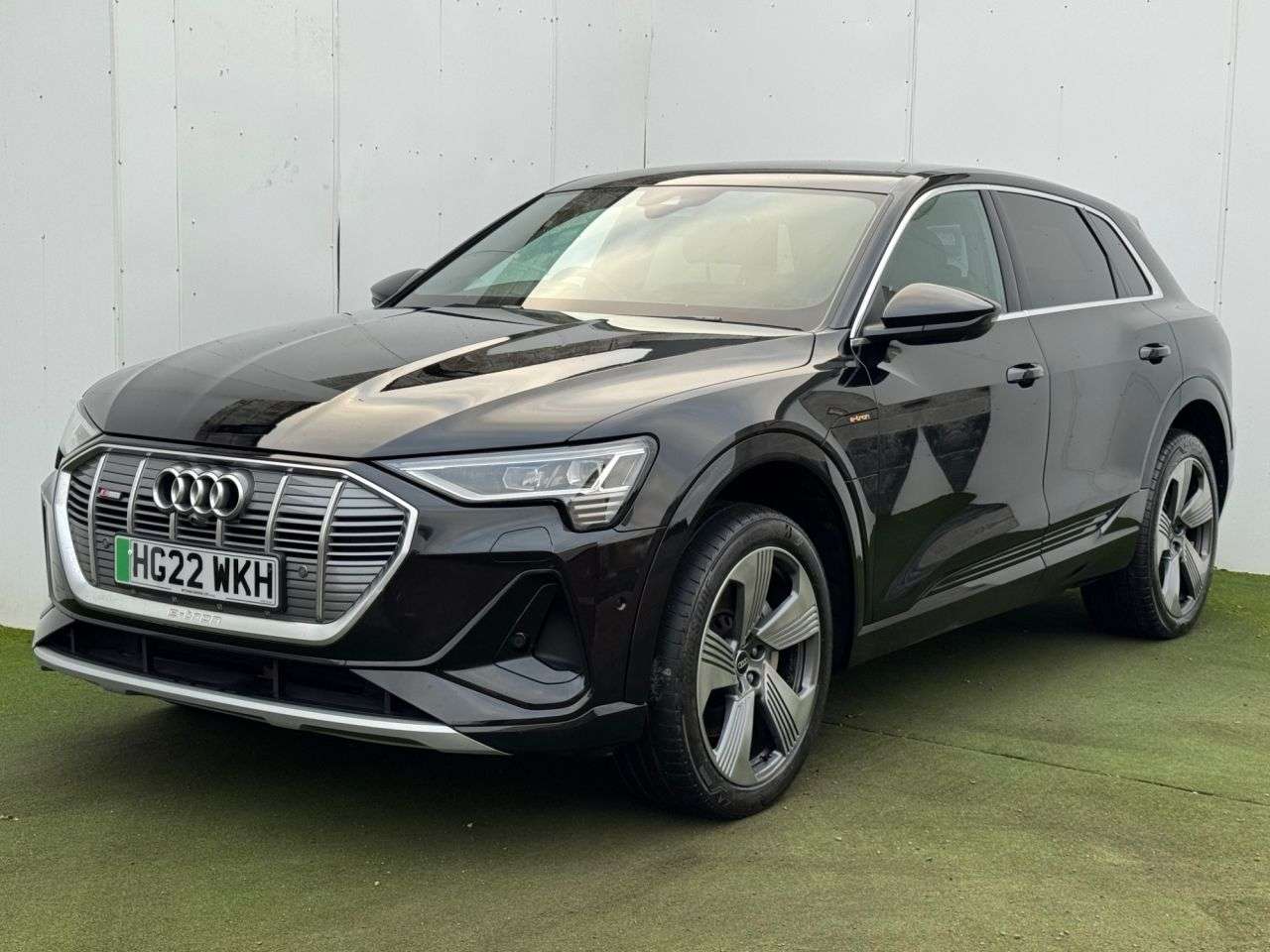 A 2022 AUDI E-TRON 55 S line SUV 5dr Electric Auto quattro 95kWh (11kW Charger) (408 ps) A 2022 AUDI E-TRON 55 S line SUV 5dr Electric Auto quattro 95kWh (11kW Charger) (408 ps)
