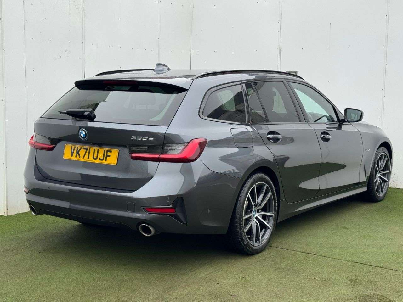 A 2021 BMW 3 SERIES 2.0 330e 12kWh Sport Pro Touring 5dr Petrol Plug-in Hybrid Auto Euro 6 (s/s A 2021 BMW 3 SERIES 2.0 330e 12kWh Sport Pro Touring 5dr Petrol Plug-in Hybrid Auto Euro 6 (s/s