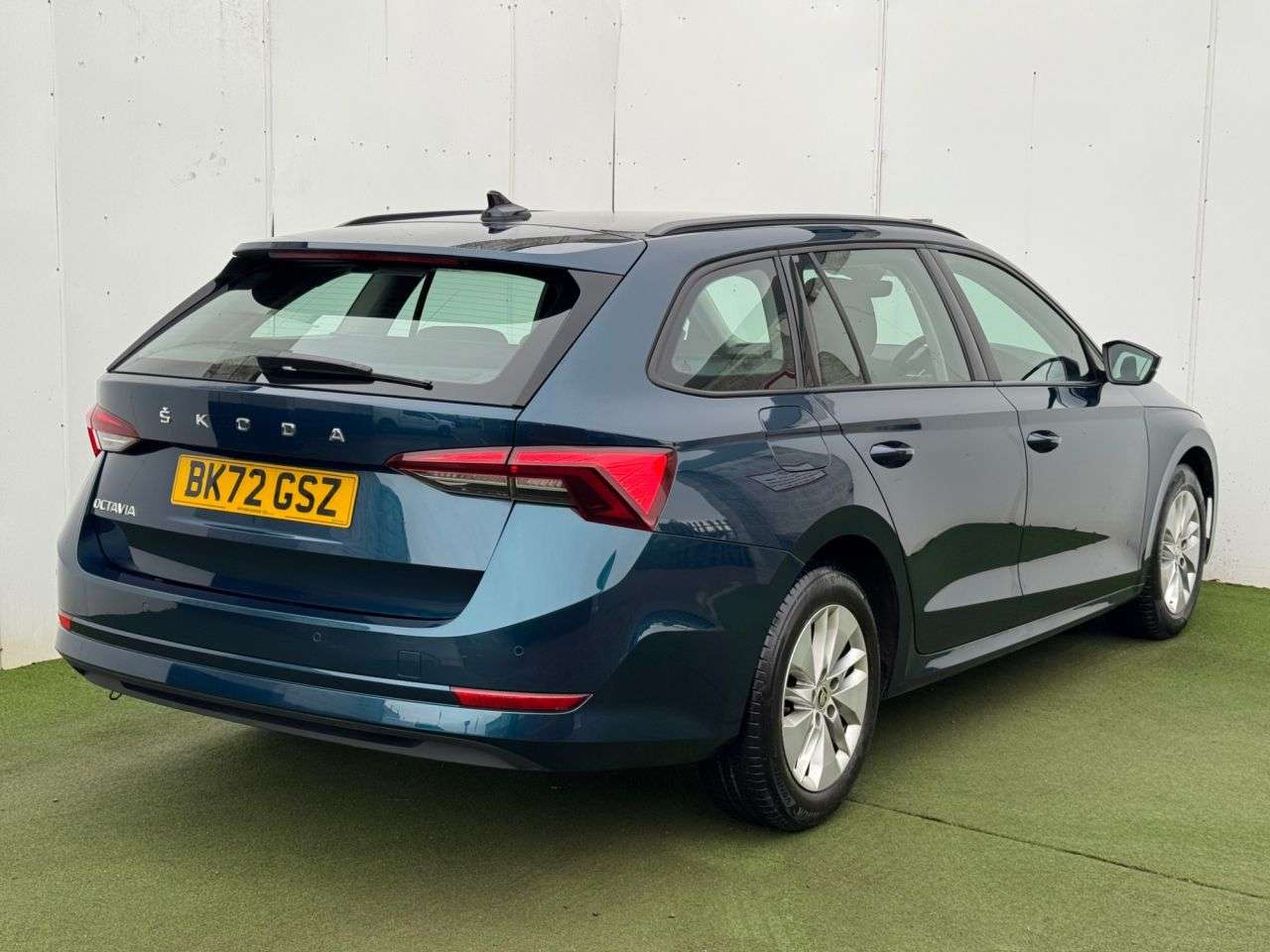 A 0 SKODA OCTAVIA 2.0 TDI SE Technology Estate 5dr Diesel DSG Euro 6 (s/s) (116 ps) A 0 SKODA OCTAVIA 2.0 TDI SE Technology Estate 5dr Diesel DSG Euro 6 (s/s) (116 ps)