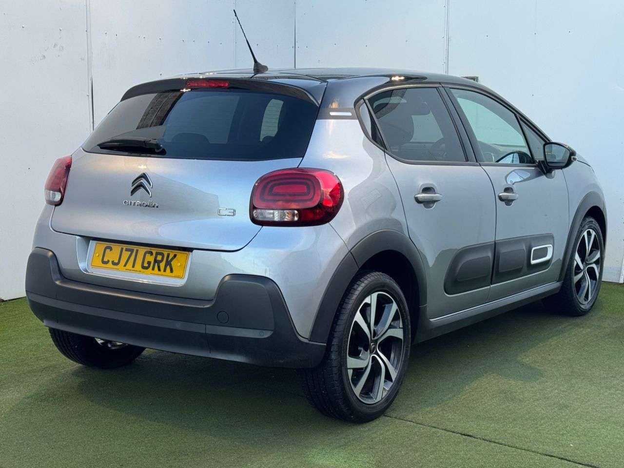 A 2022 CITROEN C3 1.2 PureTech Shine Plus Hatchback 5dr Petrol Manual Euro 6 (s/s) (83 ps) A 2022 CITROEN C3 1.2 PureTech Shine Plus Hatchback 5dr Petrol Manual Euro 6 (s/s) (83 ps)