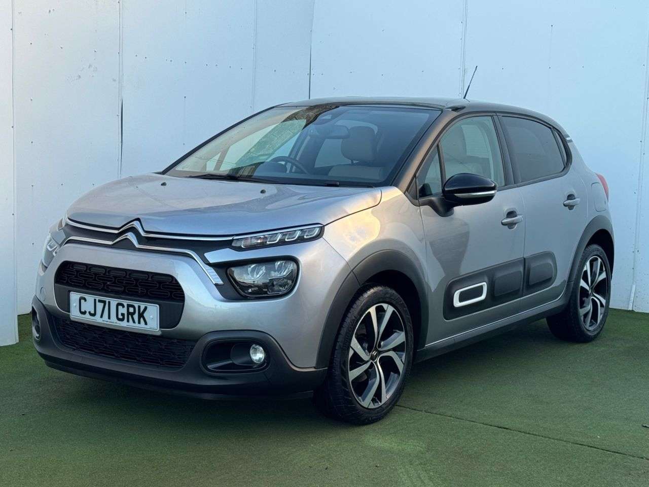 A 2022 CITROEN C3 1.2 PureTech Shine Plus Hatchback 5dr Petrol Manual Euro 6 (s/s) (83 ps) A 2022 CITROEN C3 1.2 PureTech Shine Plus Hatchback 5dr Petrol Manual Euro 6 (s/s) (83 ps)