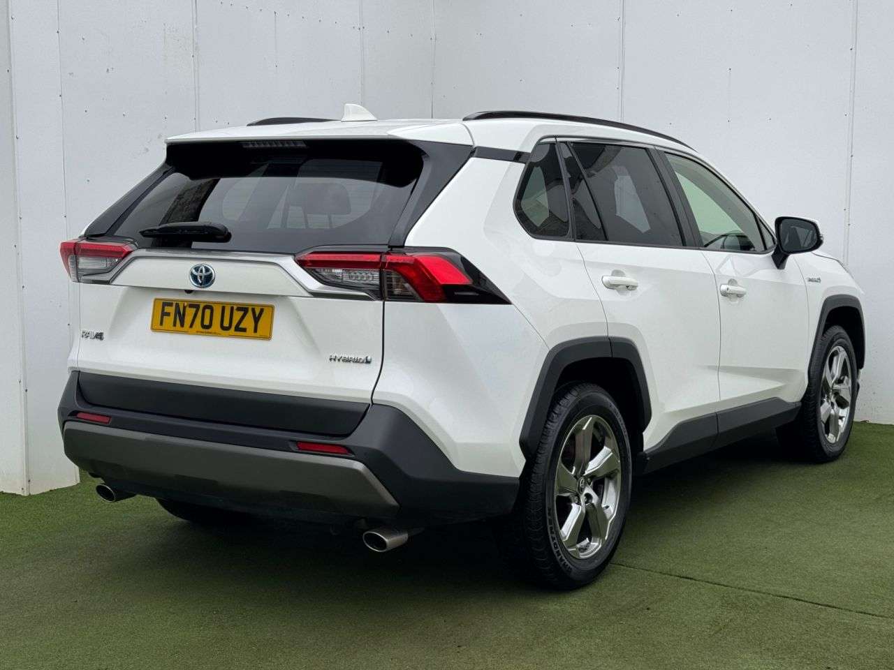 A 0 TOYOTA RAV4 2.5 VVT-h Design SUV 5dr Petrol Hybrid CVT Euro 6 (s/s) (218 ps) A 0 TOYOTA RAV4 2.5 VVT-h Design SUV 5dr Petrol Hybrid CVT Euro 6 (s/s) (218 ps)