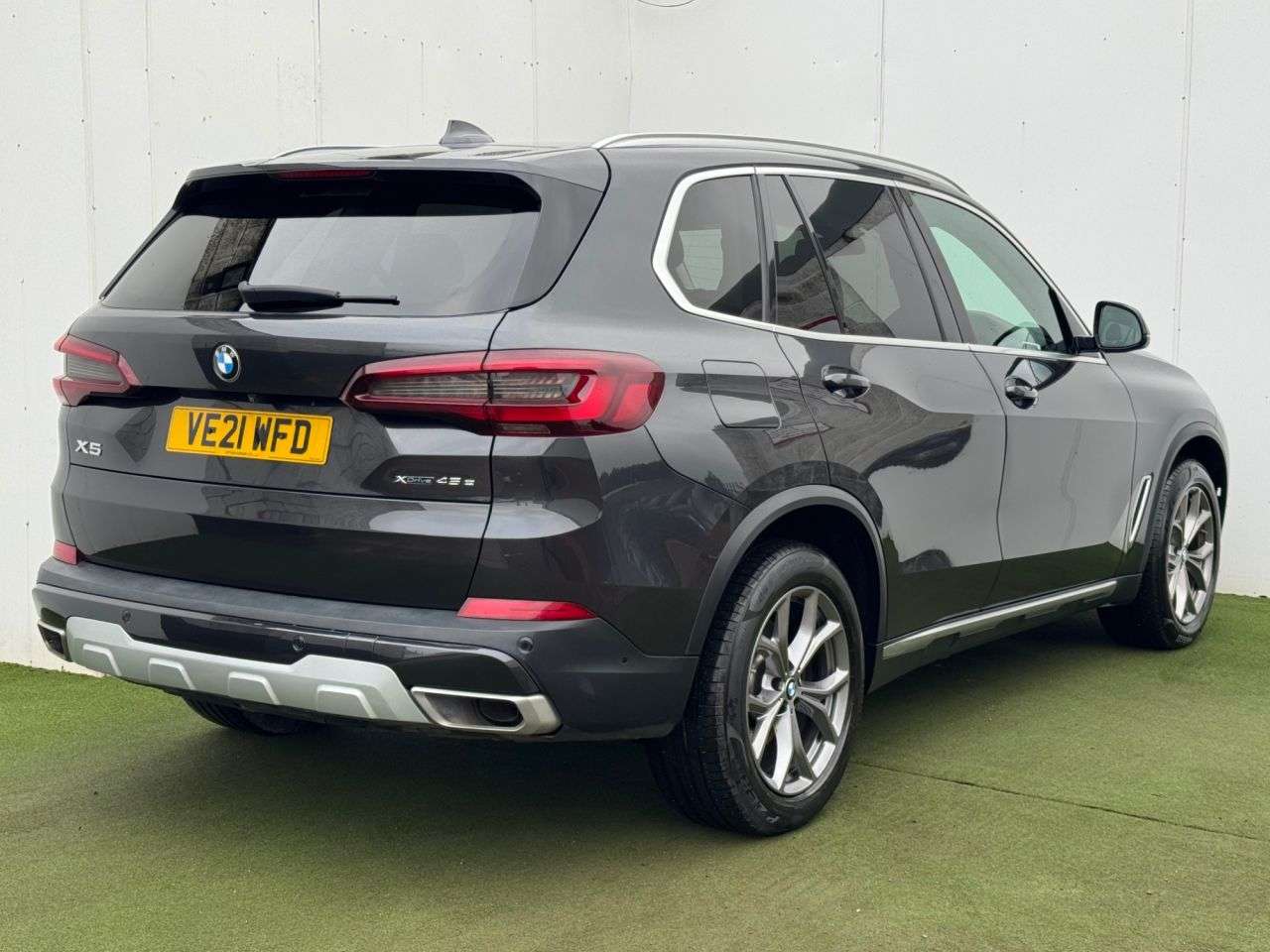 A 2021 BMW X5 3.0 45e 24kWh xLine SUV 5dr Petrol Plug-in Hybrid Auto xDrive Euro 6 (s/s) A 2021 BMW X5 3.0 45e 24kWh xLine SUV 5dr Petrol Plug-in Hybrid Auto xDrive Euro 6 (s/s)